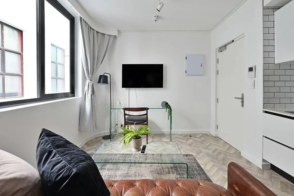 Daire Ella - Chic Studio Living In Central Cape Town